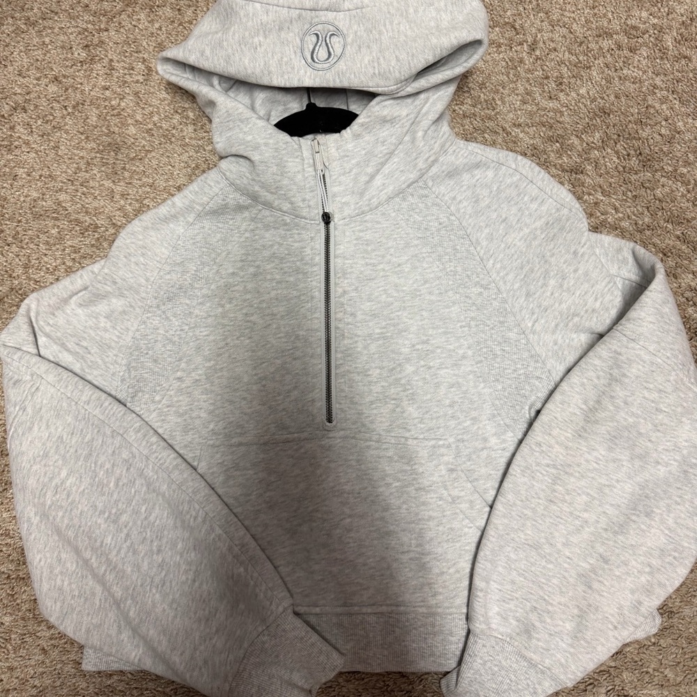 Lululemon Women’s Scuba Oversized Half-Zip Hoodie in Light Heather Grey XS/S